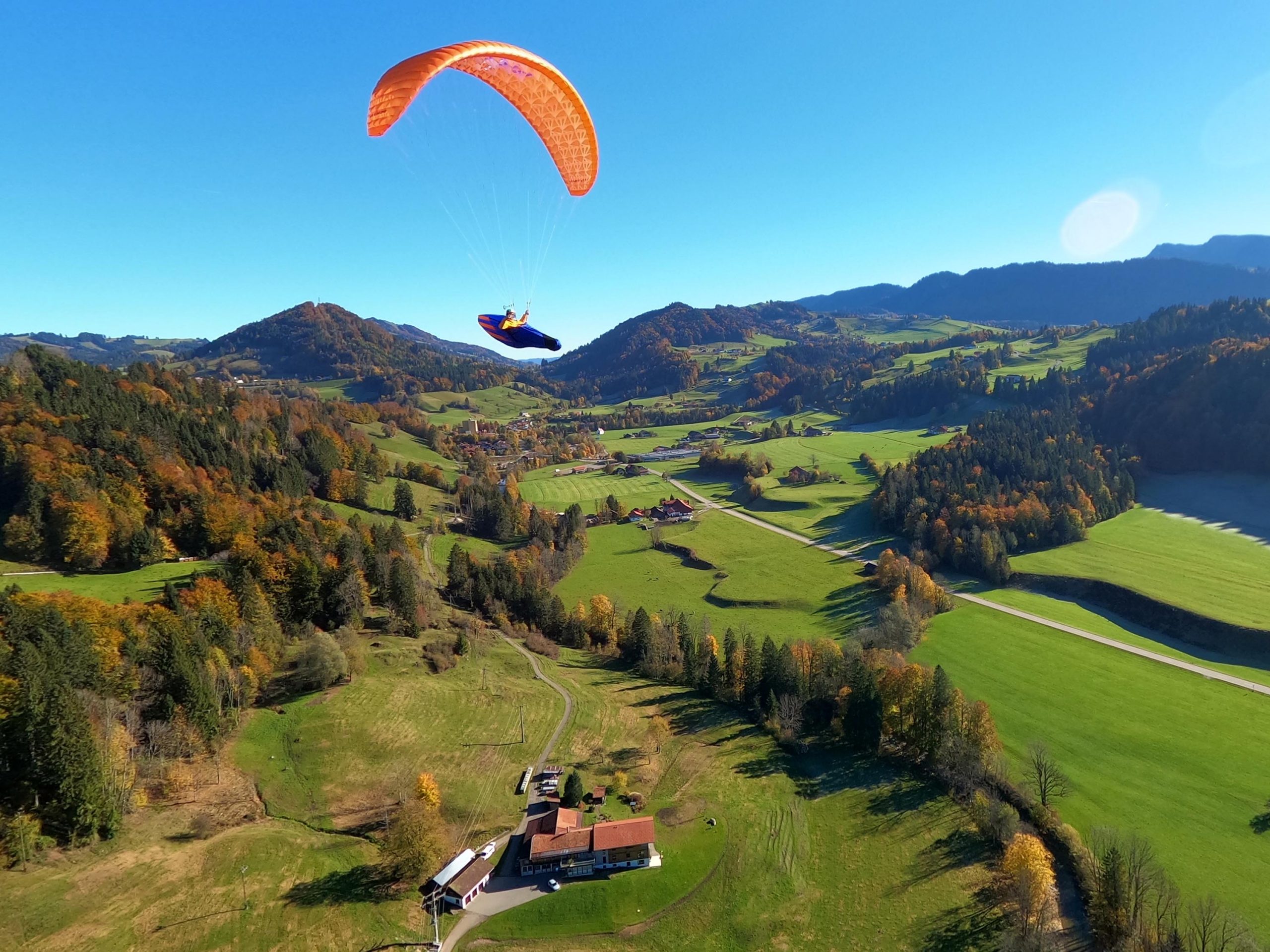 Die letzten schönen Herbstflüge an unserem Flugschulgelände in Oberstaufen