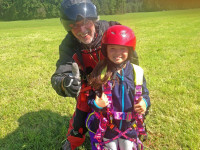 Gugi beim Tandemfliegen Gugi beim Tandemfliegen